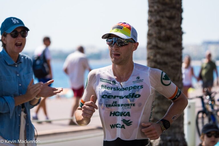 Leon Chevalier dominuje, Gurutze Frades obhajuje titul, Sebastian Kienle končí čtvrtý na Ironman Cozumel