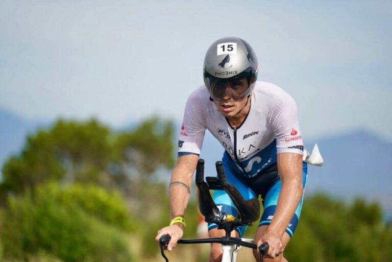 Několikanásobný mistr světa Javier Gomez po 18 měsících ovládl závod 70.3 Mossel Bay