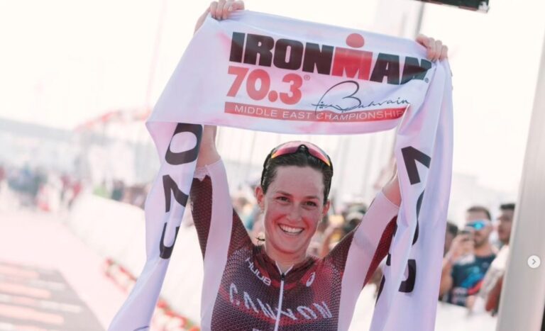 Kat Matthews se po neúspěšném dni v Koně vrátila k vítězství na Ironman 70.3 Bahrajn